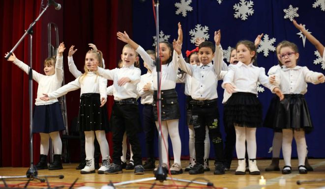 Családi advent jótékonysági céllal – idén is együtt ünnepeltek Szilágysomlyón 